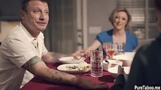 Групповой секс стройной девки с супружеской парой и их сыном